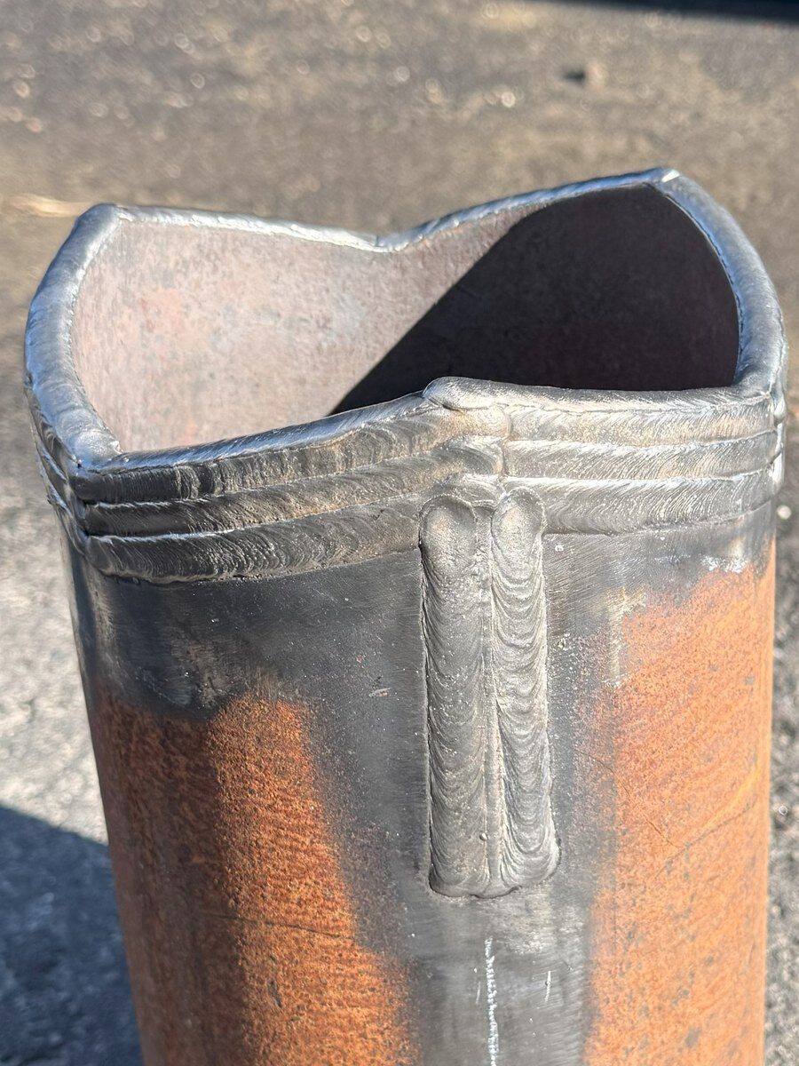 Hardfacing on pipe edge